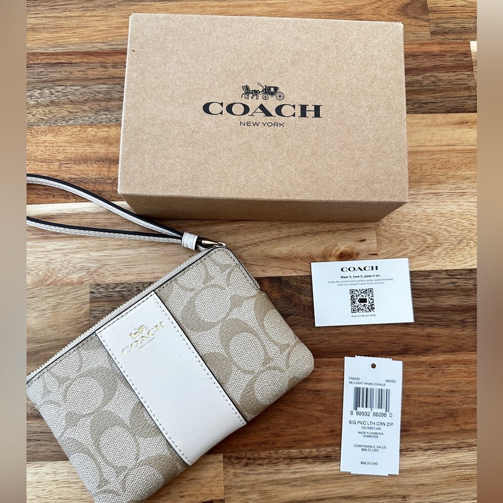 Coach Signature Corner Zip wrist wallet - NWT & box